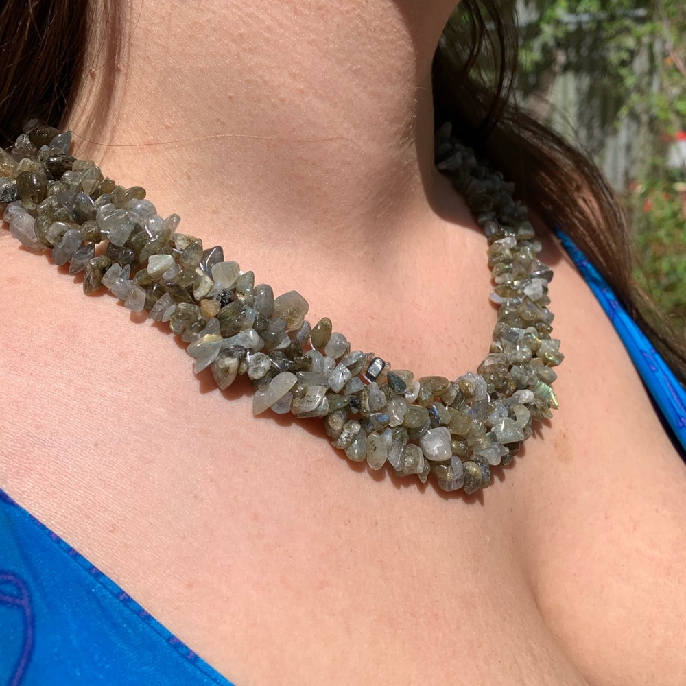LABRADORITE IN THE ROUGH - Picture 2 of 7